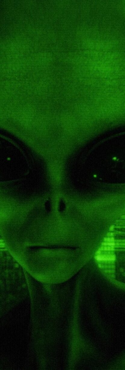 Alien Licensed Shutterstock Cropped Small Vertical